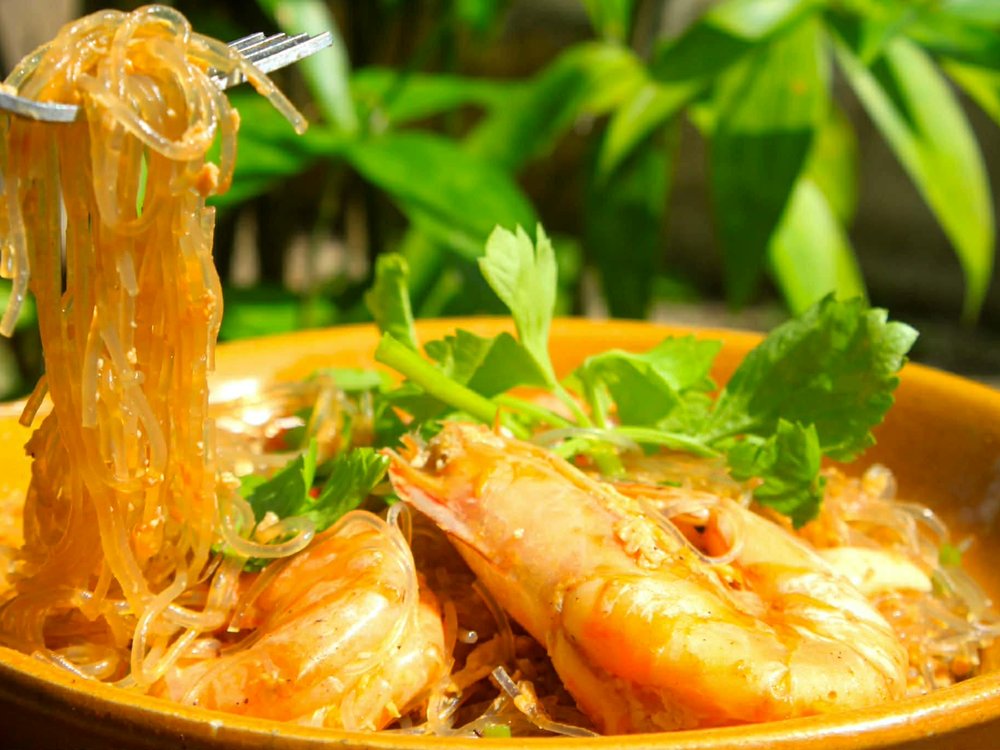 กุ้งอบวุ้นเส้น ร้านอาหารใบเตย กระบี่
