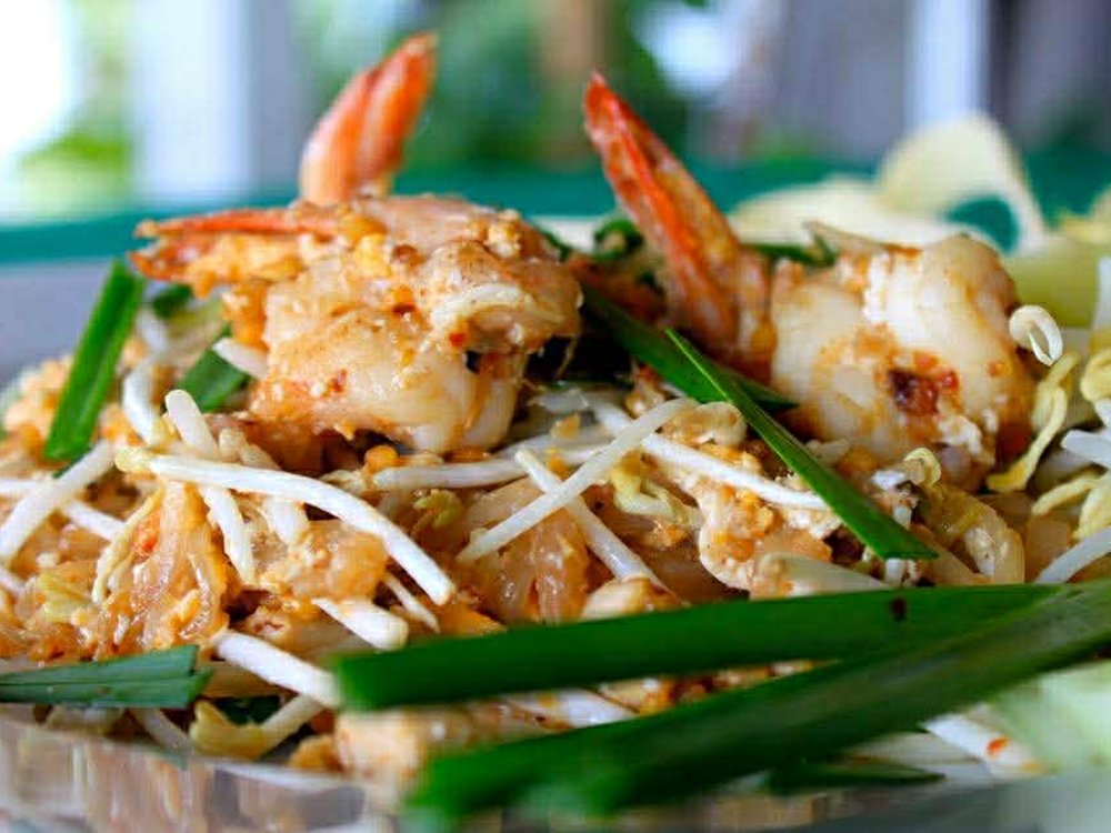 ผัดไทย ร้านอาหารใบเตย กระบี่